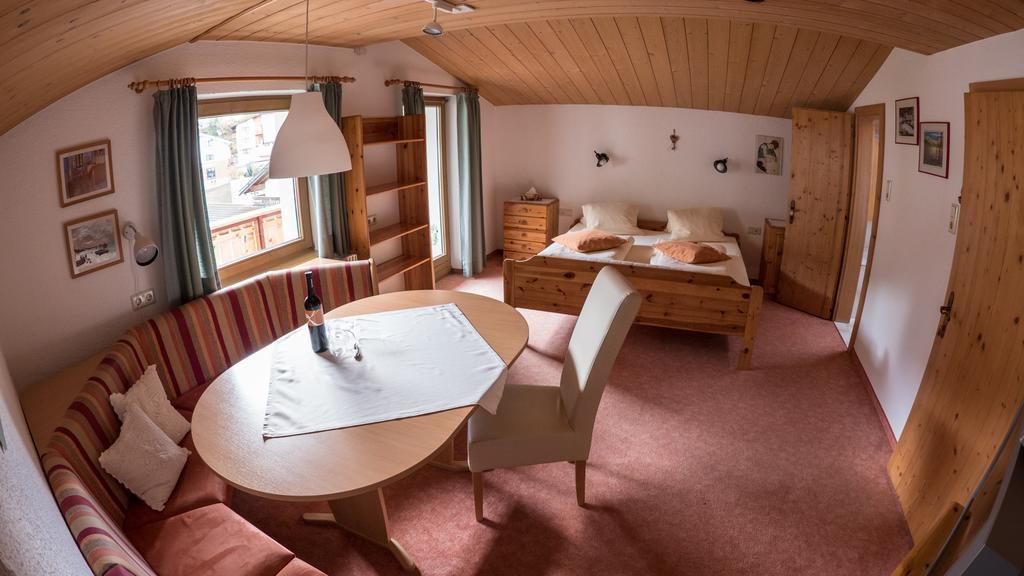Haus Arnika Hotel Nauders Exterior photo