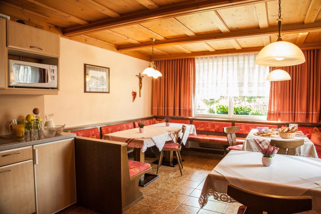 Haus Arnika Hotel Nauders Exterior photo