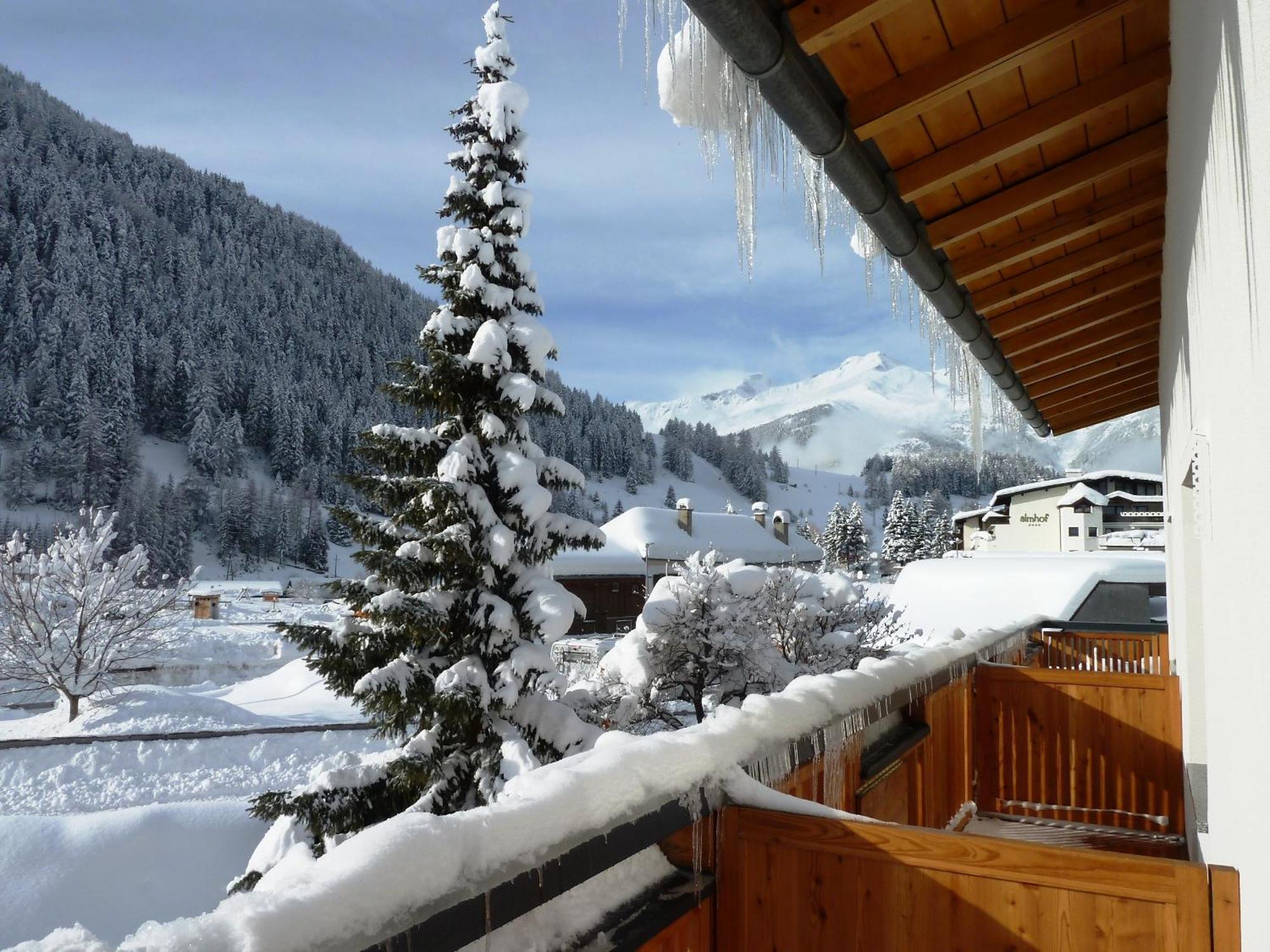 Haus Arnika Hotel Nauders Exterior photo